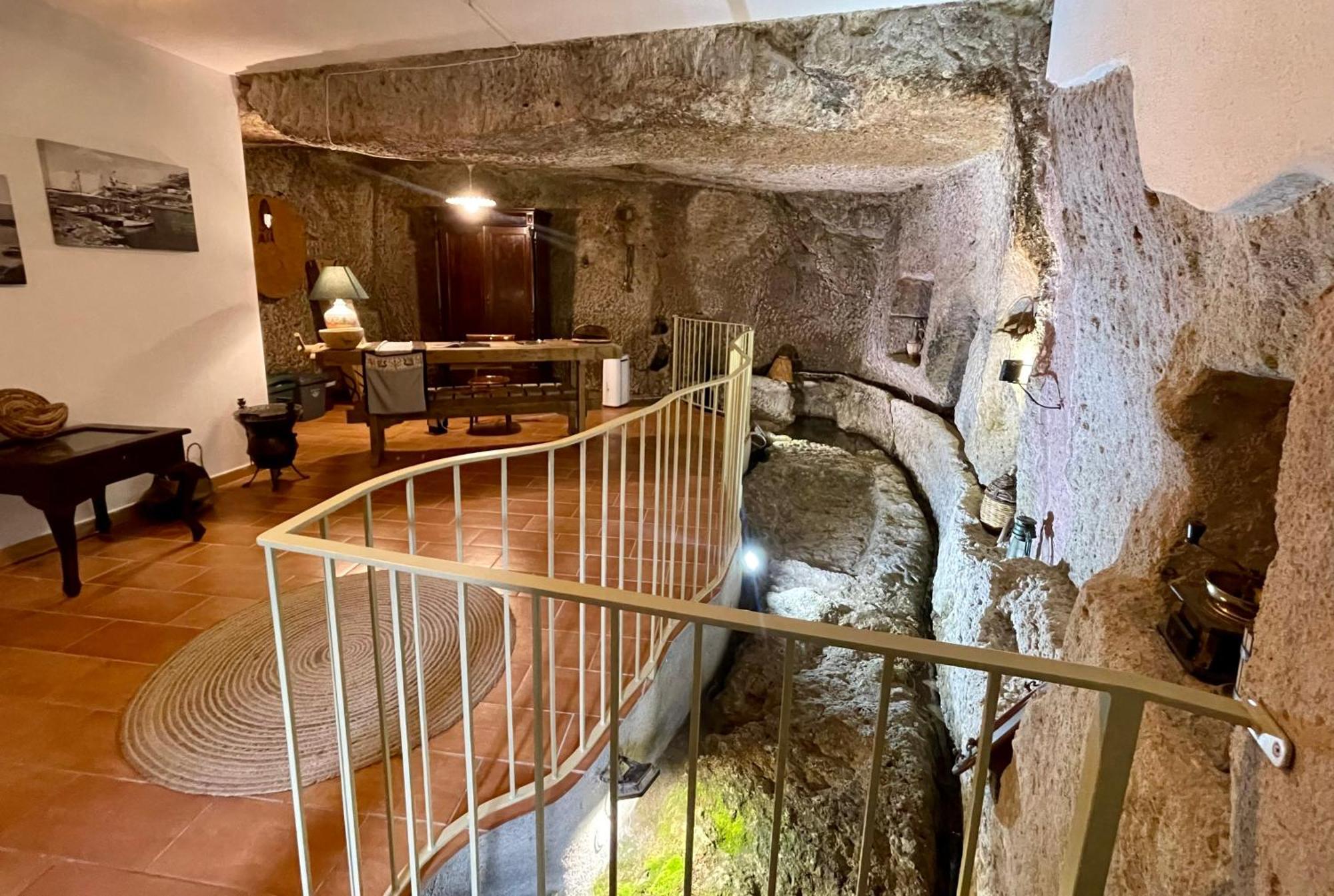 Sardinian Gallery Fonte บอซา ภายนอก รูปภาพ