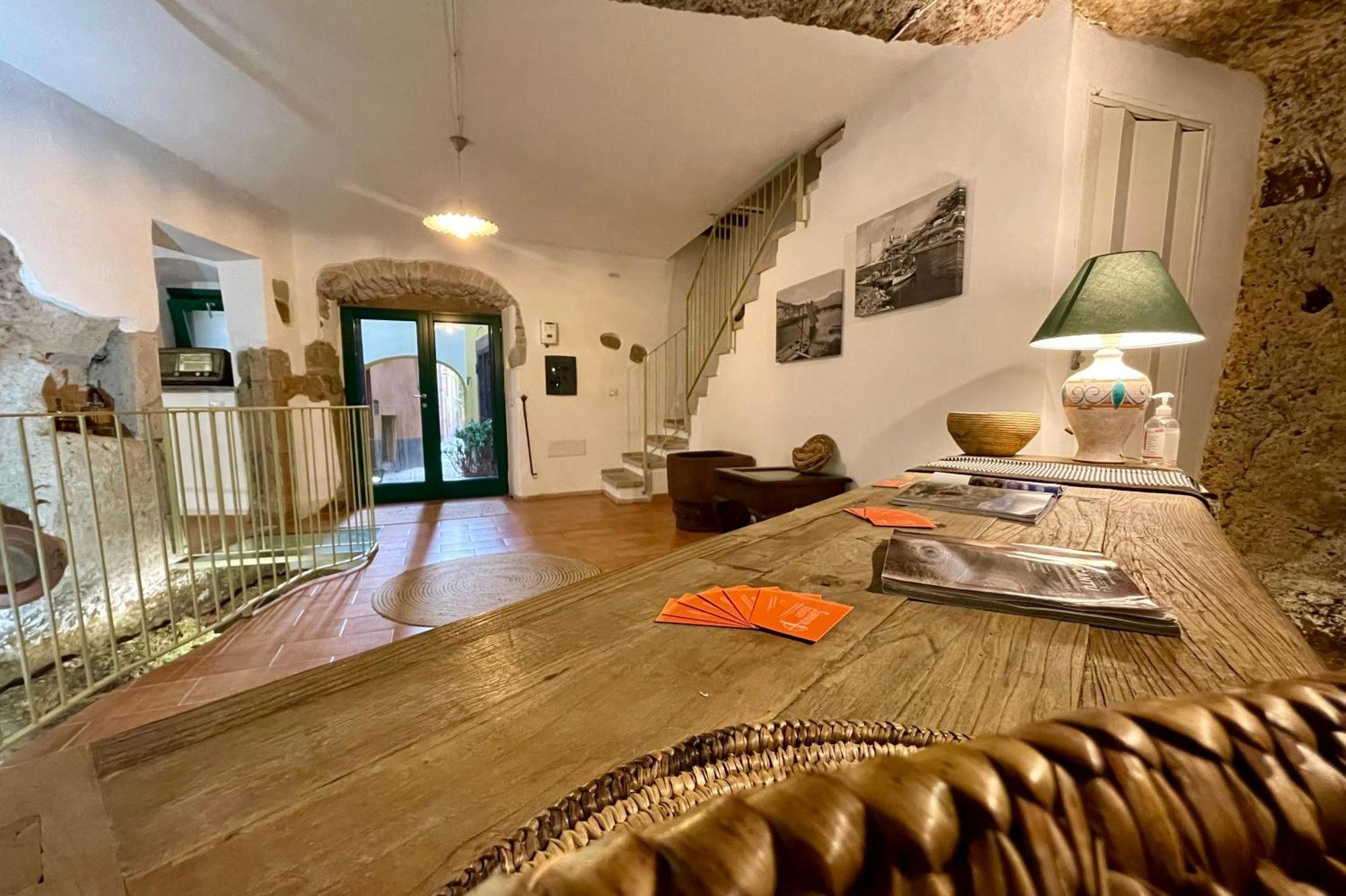 Sardinian Gallery Fonte บอซา ภายนอก รูปภาพ